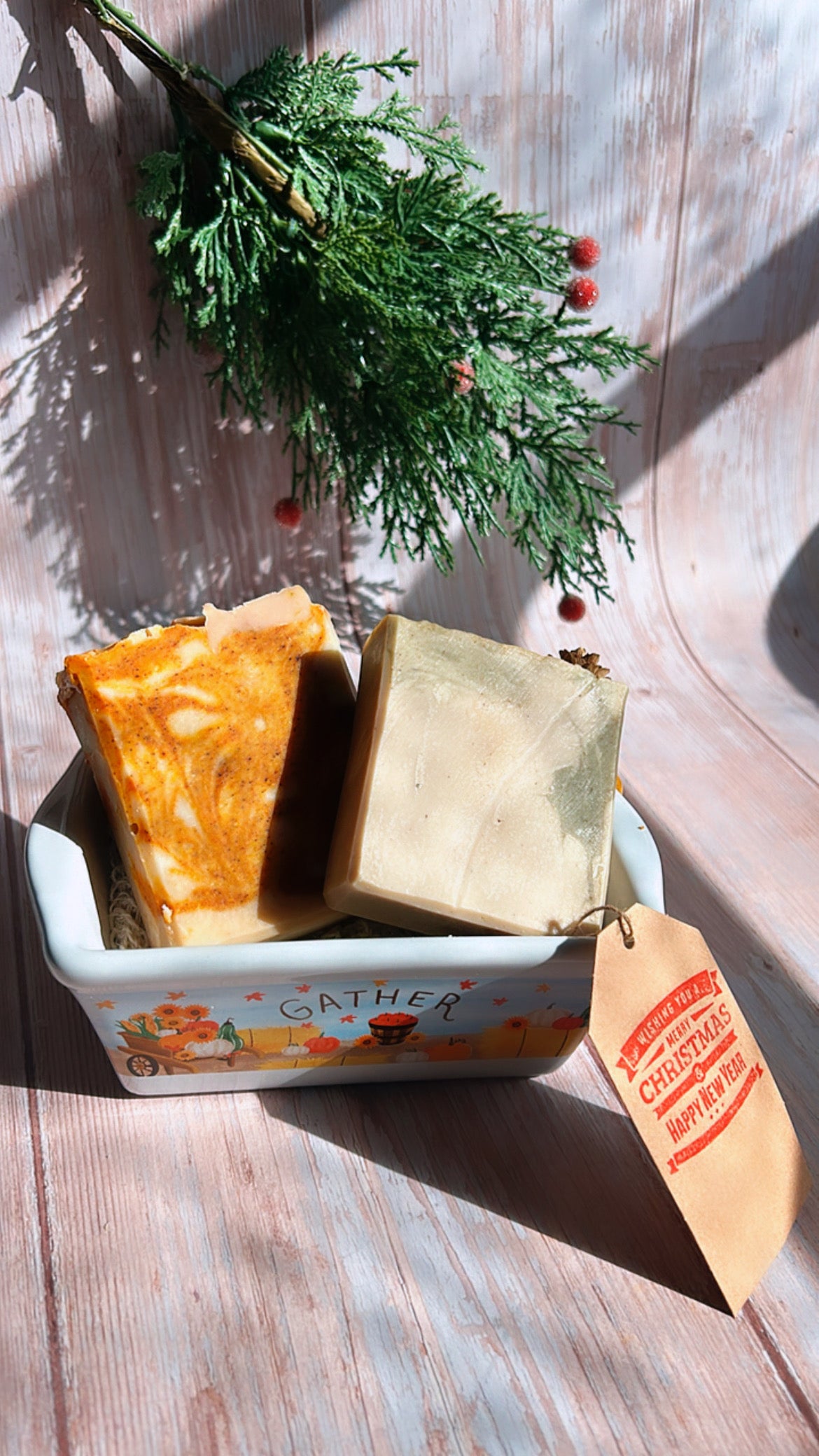 Ceramic dish + 2 soaps + Soap saver